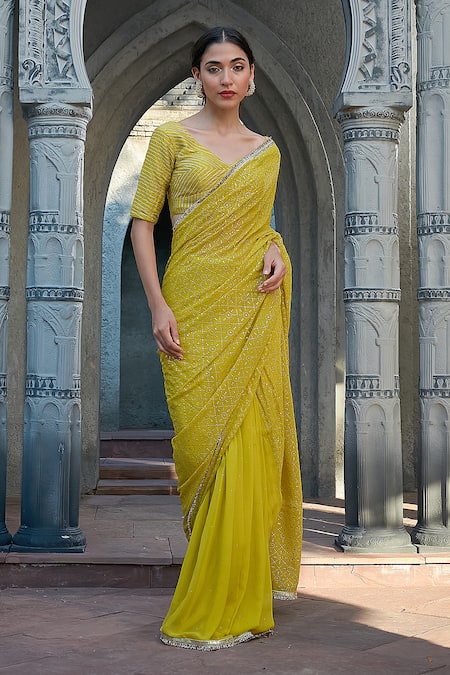 Priyanka Jain_Green Georgette Embroidery, Gota Patti V-neck Mukaish Work Saree Set _Online_at_Aza_Fashions