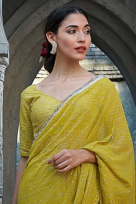 Buy_Priyanka Jain_Green Georgette Embroidery, Gota Patti V-neck Mukaish Work Saree Set _Online_at_Aza_Fashions