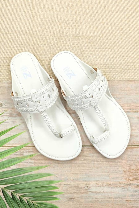 The Madras Trunk Haiku Rang White Kolhapuri Flats 