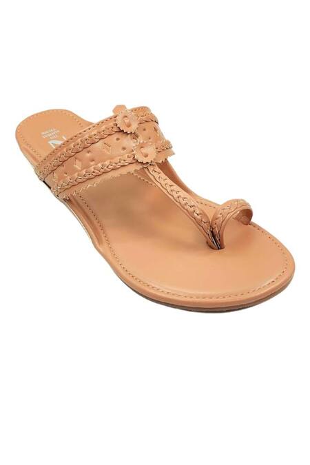 Buy_The Madras Trunk_Tan Kolhapuri Flat Sandals _Online_at_Aza_Fashions