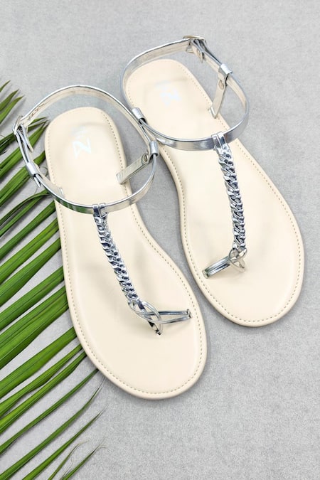 The Madras Trunk Rosse Off White Silver Flats 