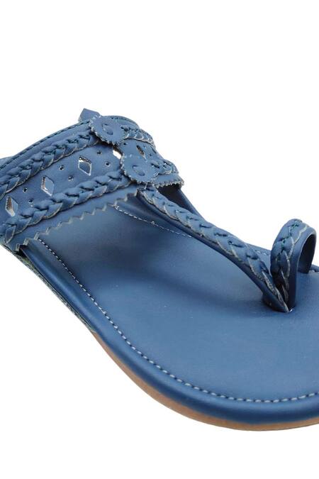 Buy_The Madras Trunk_Blue Dark Kolhapuri Flat Sandals 