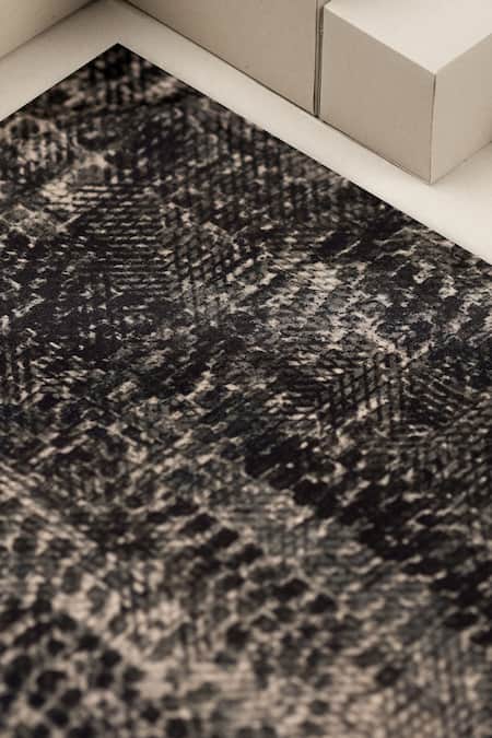 Unallume By Nisha_Gray Charcoal Haze Silk Pocket Square _Online_at_Aza_Fashions