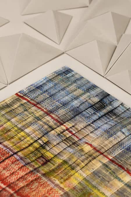 Unallume By Nisha Multi Color Chromatic Shift Silk Pocket Square Online at Aza Fashions Unallume By Nisha_Multi Color Chromatic Shift Silk Pocket Square _Online_at_Aza_Fashions