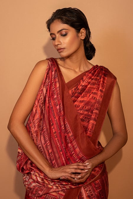 Unallume By Nisha_Red Silk Urban Reflections Saree _Online_at_Aza_Fashions