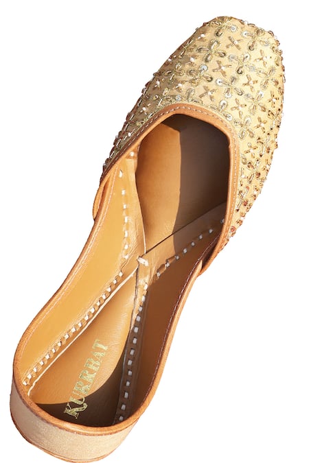 Buy_Kurrbat_Gold Designer Juttis Under The Stars _Online_at_Aza_Fashions