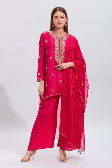 Samyukta Singhania Pink Hand Embroidered Kurta Set 