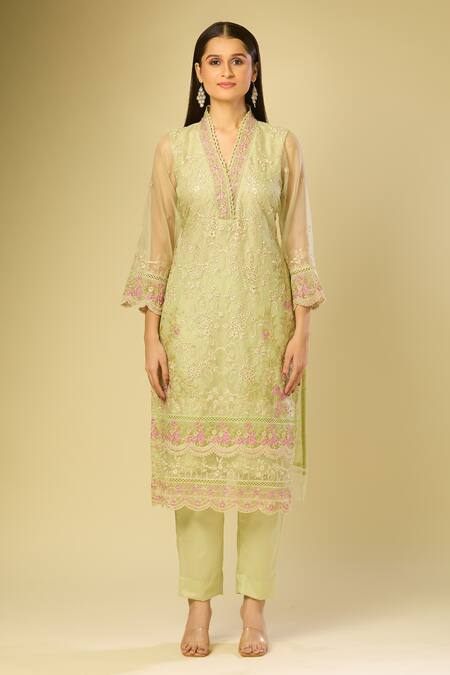 Samyukta Singhania_Green Organza Embroidery V-neck Pista Kurta Set_Online_at_Aza_Fashions
