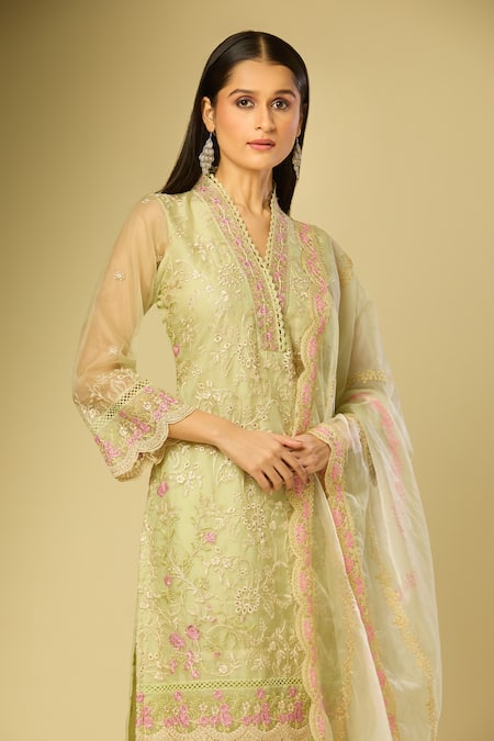 Buy_Samyukta Singhania_Green Organza Embroidery V-neck Pista Kurta Set