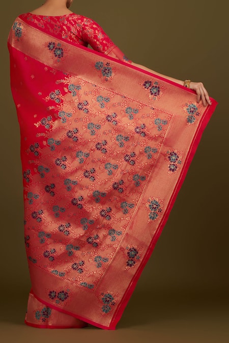 Shop Naintara Bajaj Pink Silk, Brocade Zari V-neck Woven Banarasi Saree Set at Aza Fashions Shop_Naintara Bajaj_Pink Silk, Brocade Zari V-neck Woven Banarasi Saree Set _at_Aza_Fashions