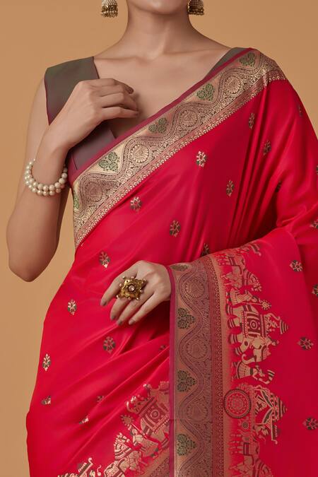 Buy_Naintara Bajaj_Pink Brocade, Silk Zari V-neck Woven Banarasi Saree _Online_at_Aza_Fashions