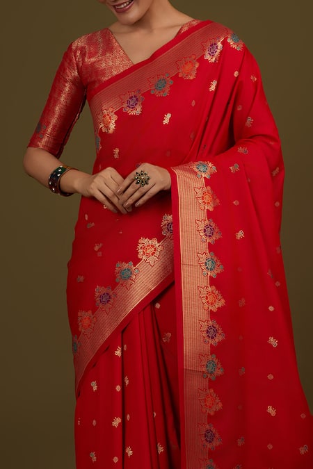 Buy Naintara Bajaj Red Brocade, Silk Zari V-neck Woven Banarasi Satin Saree Online at Aza Fashions Buy_Naintara Bajaj_Red Brocade, Silk Zari V-neck Woven Banarasi Satin Saree _Online_at_Aza_Fashions