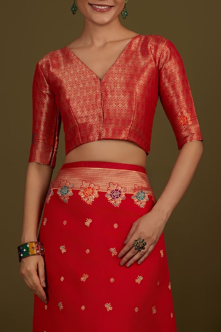 Buy Naintara Bajaj Red Brocade, Silk Zari V-neck Woven Banarasi Satin Saree Buy_Naintara Bajaj_Red Brocade, Silk Zari V-neck Woven Banarasi Satin Saree