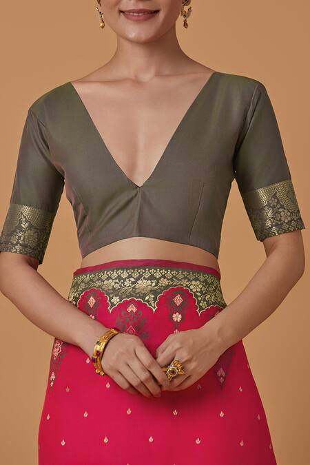 Buy_Naintara Bajaj_Pink Silk Zari Round Neck Woven Banarasi Saree 