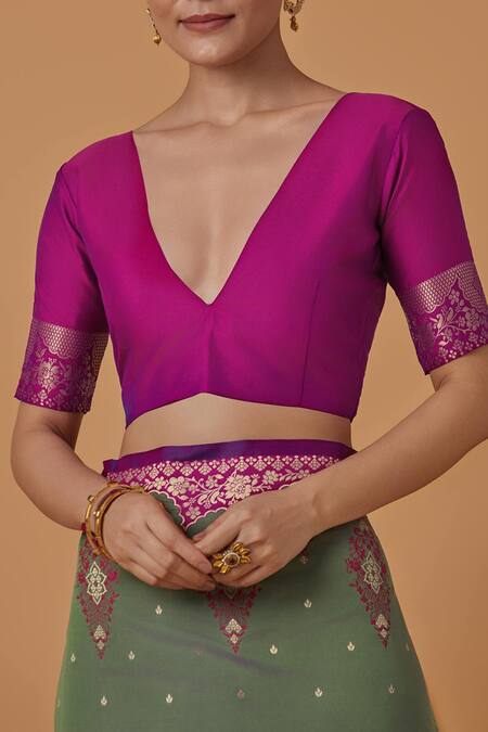 Buy Naintara Bajaj Green Brocade, Silk Zari V-neck Woven Banarasi Saree Set Buy_Naintara Bajaj_Green Brocade, Silk Zari V-neck Woven Banarasi Saree Set