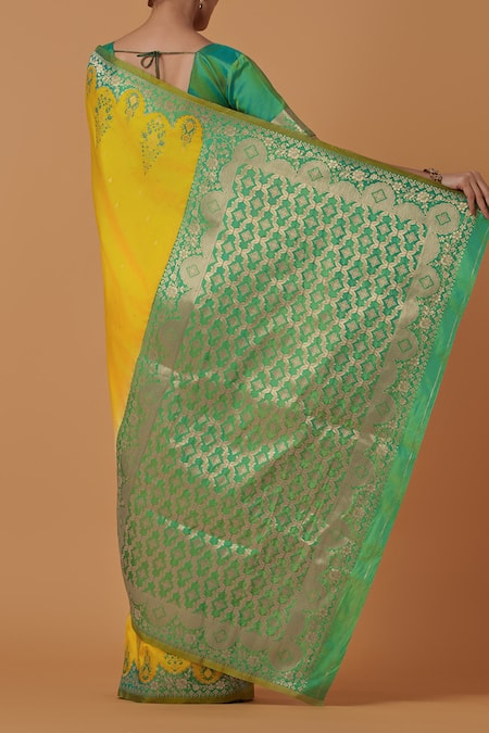 Shop Naintara Bajaj Yellow Silk, Brocade Zari Round Neck Woven Banarasi Saree With Blouse at Aza Fashions Shop_Naintara Bajaj_Yellow Silk, Brocade Zari Round Neck Woven Banarasi Saree With Blouse _at_Aza_Fashions