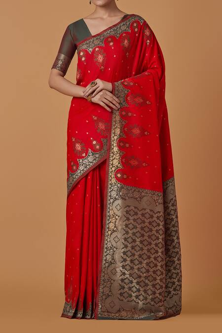 Naintara Bajaj_Red Silk, Brocade Zari Round Neck Woven Banarasi Saree Set _Online_at_Aza_Fashions