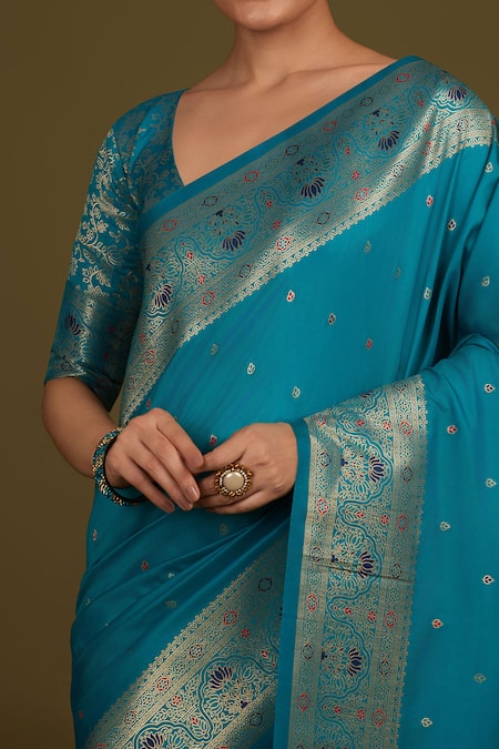 Samyukta Singhania_Cobalt Silk, Brocade Zari V-neck Cyan Woven Banarasi Saree _at_Aza_Fashions