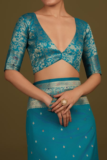 Shop_Naintara Bajaj_Cobalt Silk, Brocade Zari V-neck Cyan Woven Banarasi Saree 
