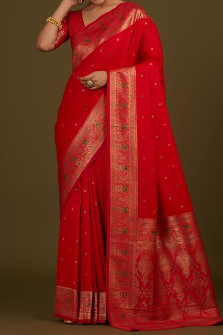 Buy Naintara Bajaj Red Silk, Brocade Zari V-neck Woven Banarasi Saree Online at Aza Fashions Buy_Naintara Bajaj_Red Silk, Brocade Zari V-neck Woven Banarasi Saree _Online_at_Aza_Fashions