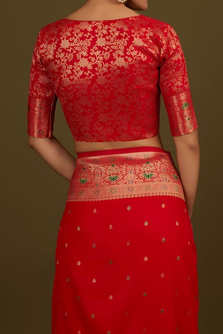 Buy Naintara Bajaj Red Silk, Brocade Zari V-neck Woven Banarasi Saree Buy_Naintara Bajaj_Red Silk, Brocade Zari V-neck Woven Banarasi Saree