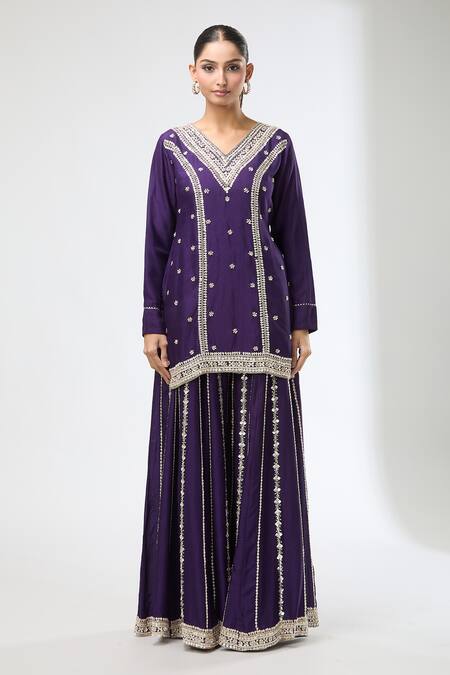 Aksh_Purple Cotton, Organza Embroidery V-neck Hand Kurta Set_Online_at_Aza_Fashions