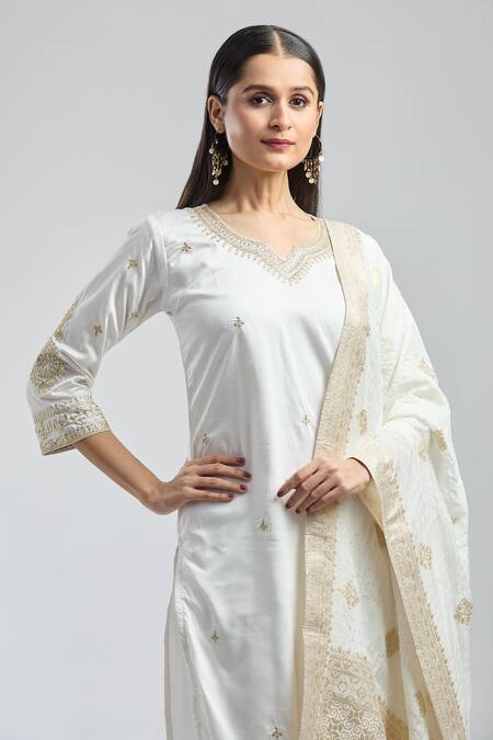 Samyukta Singhania_White Viscose, Jacquard Embroidery V-neck Hand Kurta Set_at_Aza_Fashions