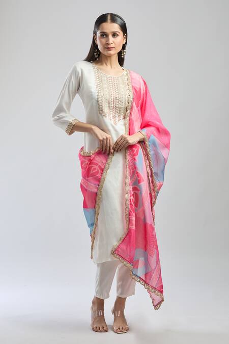 Samyukta Singhania White Viscose, Chiffon Embroidery Round Neck Kurta Set With Multi Dupatta Online at Aza Fashions Samyukta Singhania_White Viscose, Chiffon Embroidery Round Neck Kurta Set With Multi Dupatta_Online_at_Aza_Fashions