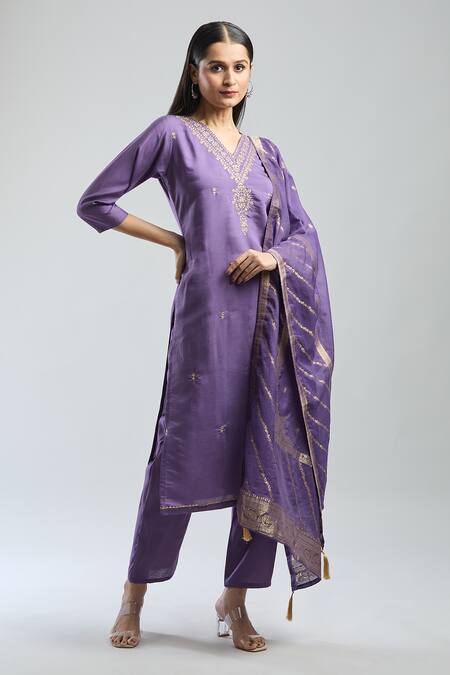 Samyukta Singhania_Purple Viscose, Jacquard Embroidery V-neck Hand Kurta Set_at_Aza_Fashions