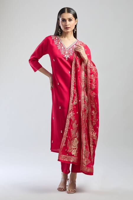 Samyukta Singhania Red Viscose, Chanderi, Nylon Embroidery V-neck Hand Kurta Set Online at Aza Fashions Samyukta Singhania_Red Viscose, Chanderi, Nylon Embroidery V-neck Hand Kurta Set_Online_at_Aza_Fashions