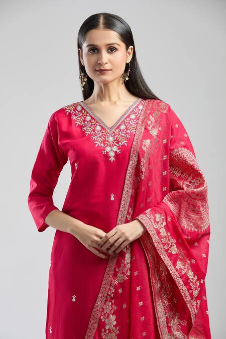 Buy Samyukta Singhania Red Viscose, Chanderi, Nylon Embroidery V-neck Hand Kurta Set Online at Aza Fashions Buy_Samyukta Singhania_Red Viscose, Chanderi, Nylon Embroidery V-neck Hand Kurta Set_Online_at_Aza_Fashions