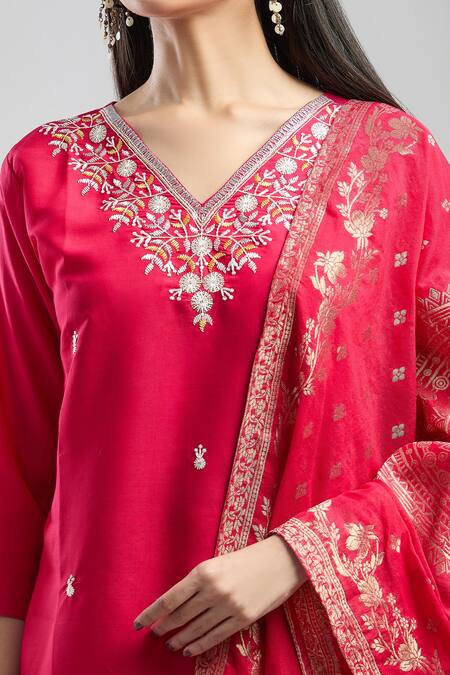 Samyukta Singhania Red Viscose, Chanderi, Nylon Embroidery V-neck Hand Kurta Set at Aza Fashions Samyukta Singhania_Red Viscose, Chanderi, Nylon Embroidery V-neck Hand Kurta Set_at_Aza_Fashions