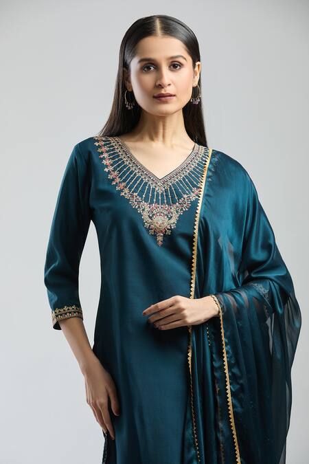 Buy Samyukta Singhania Rose Gold Viscose, Chanderi Embroidery V-neck Rama Green Kurta Set Online at Aza Fashions Buy_Samyukta Singhania_Rose Gold Viscose, Chanderi Embroidery V-neck Rama Green Kurta Set_Online_at_Aza_Fashions