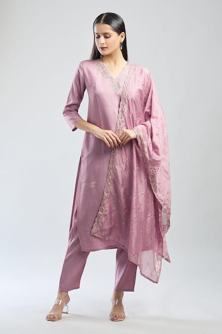 Samyukta Singhania_Purple Viscose, Chanderi Embroidery V-neck Hand Kurta Set _at_Aza_Fashions