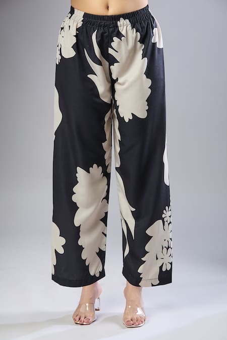 Samyukta Singhania Black Cotton V-neck Printed Kurta And Pant Set Online at Aza Fashions Samyukta Singhania_Black Cotton V-neck Printed Kurta And Pant Set _Online_at_Aza_Fashions