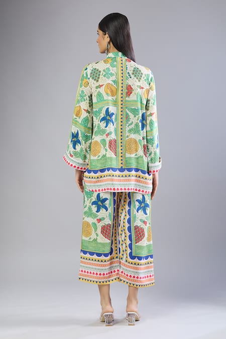 Shop Naintara Bajaj Green Mandarin Collar Printed Kurta Set With Pants at Aza Fashions Shop_Naintara Bajaj_Green Mandarin Collar Printed Kurta Set With Pants _at_Aza_Fashions