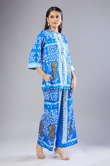 Buy Naintara Bajaj Blue Embroidery Round Neck Abstract Printed Royal Kurta Set Buy_Naintara Bajaj_Blue Embroidery Round Neck Abstract Printed Royal Kurta Set