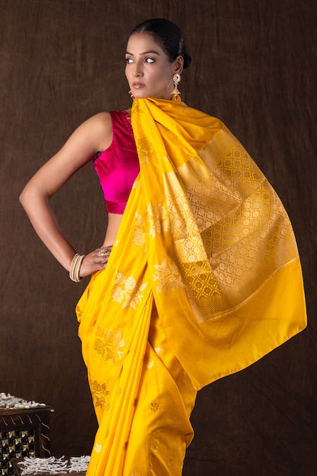 Zal From Benaras Yellow Silk Zari Round Neck Banarasi Saree Set at Aza Fashions Zal From Benaras_Yellow Silk Zari Round Neck Banarasi Saree Set _at_Aza_Fashions