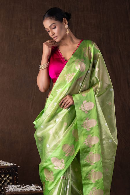 Zal From Benaras Green Tissue, Silk Embroidery Pista Organza Banarasi Saree Set at Aza Fashions Zal From Benaras_Green Tissue, Silk Embroidery Pista Organza Banarasi Saree Set _at_Aza_Fashions