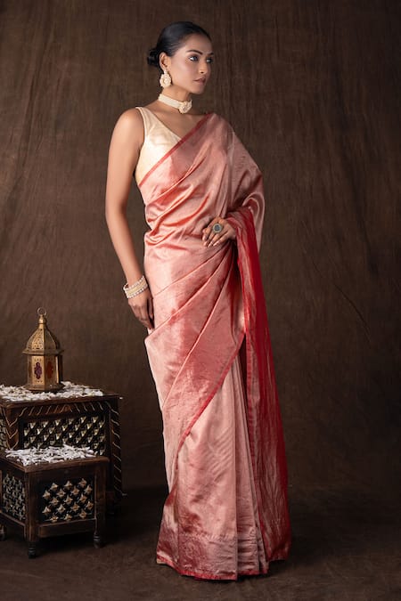 Zal From Benaras Peach Tissue, Silk Pure Banarasi Handloom Saree Set Online at Aza Fashions Zal From Benaras_Peach Tissue, Silk Pure Banarasi Handloom Saree Set _Online_at_Aza_Fashions
