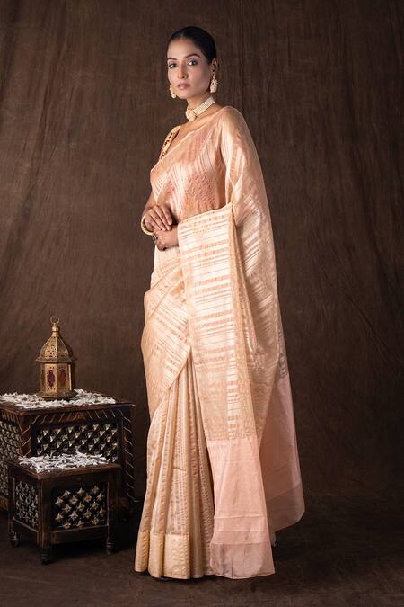 Zal From Benaras Peach Tissue, Silk Copper Lining Banarasi Saree Set at Aza Fashions Zal From Benaras_Peach Tissue, Silk Copper Lining Banarasi Saree Set _at_Aza_Fashions