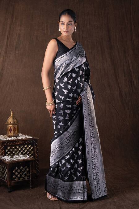 Zal From Benaras Black Silk Embroidery Pure Banarasi Handloom Saree Set Online at Aza Fashions Zal From Benaras_Black Silk Embroidery Pure Banarasi Handloom Saree Set _Online_at_Aza_Fashions