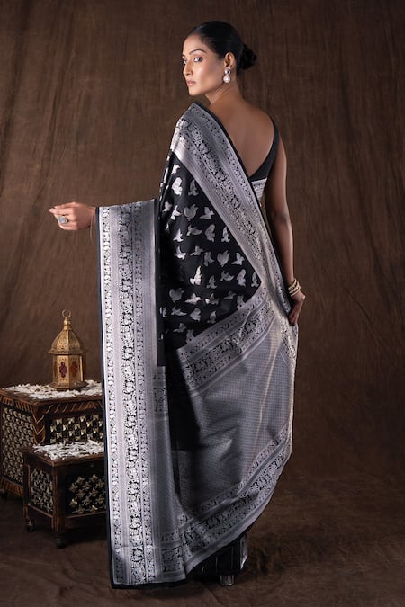 Shop Zal From Benaras Black Silk Embroidery Pure Banarasi Handloom Saree Set at Aza Fashions Shop_Zal From Benaras_Black Silk Embroidery Pure Banarasi Handloom Saree Set _at_Aza_Fashions
