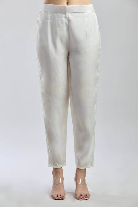 Buy Samyukta Singhania White Viscose, Chiffon Embroidery Round Neck Kurta Set With Multi Dupatta Buy_Samyukta Singhania_White Viscose, Chiffon Embroidery Round Neck Kurta Set With Multi Dupatta