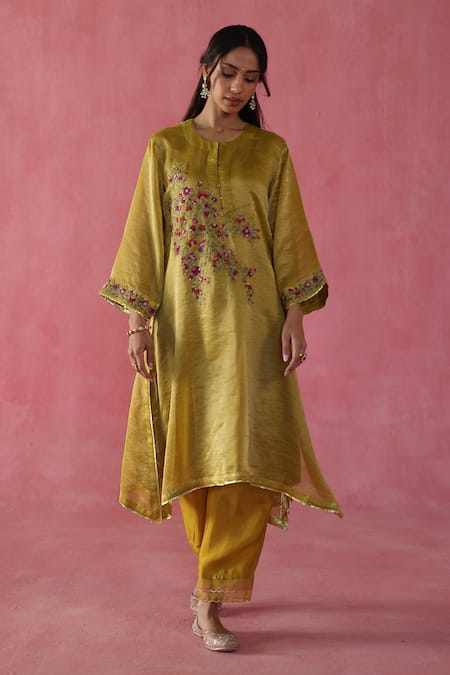 Buy Begum Yellow Silk, Cotton, Hemp, Organza Embroidery, Gota Patti Round Phirni Kurta Set Online at Aza Fashions Buy_Begum_Yellow Silk, Cotton, Hemp, Organza Embroidery, Gota Patti Round Phirni Kurta Set _Online_at_Aza_Fashions