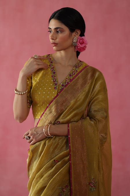Buy_Begum_Yellow Silk Embroidery, Sequins V-neck Ghevar Zari Saree Set _Online_at_Aza_Fashions