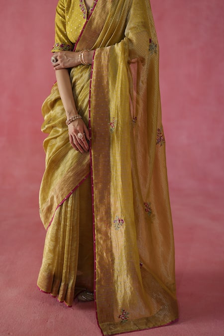 Shop_Begum_Yellow Silk Embroidery, Sequins V-neck Ghevar Zari Saree Set _Online_at_Aza_Fashions