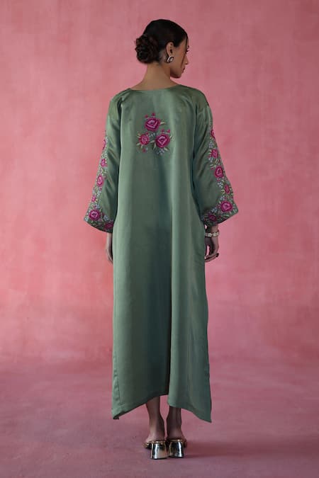 Shop Begum Green Embroidery V-neck Sheermal Kaftan at Aza Fashions Shop_Begum_Green Embroidery V-neck Sheermal Kaftan _at_Aza_Fashions