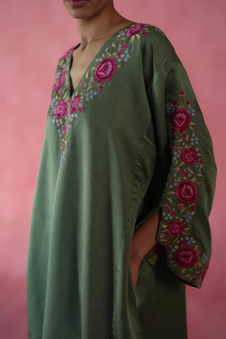 Shop Begum Green Embroidery V-neck Sheermal Kaftan Online at Aza Fashions Shop_Begum_Green Embroidery V-neck Sheermal Kaftan _Online_at_Aza_Fashions