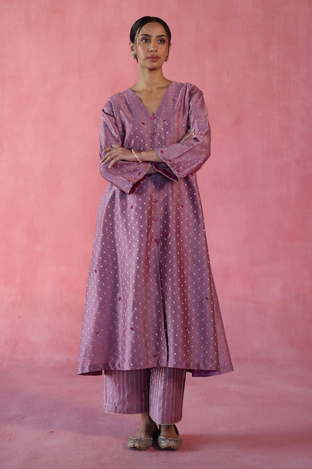 Shop Begum Purple Chanderi Silk, Cotton, Silk, Organza Beads, Zari Booti Kurta Set at Aza Fashions Shop_Begum_Purple Chanderi Silk, Cotton, Silk, Organza Beads, Zari Booti Kurta Set _at_Aza_Fashions